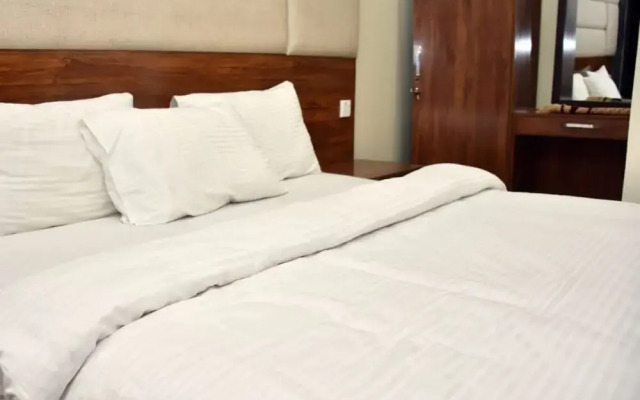 Diplomat Inn Hotel
