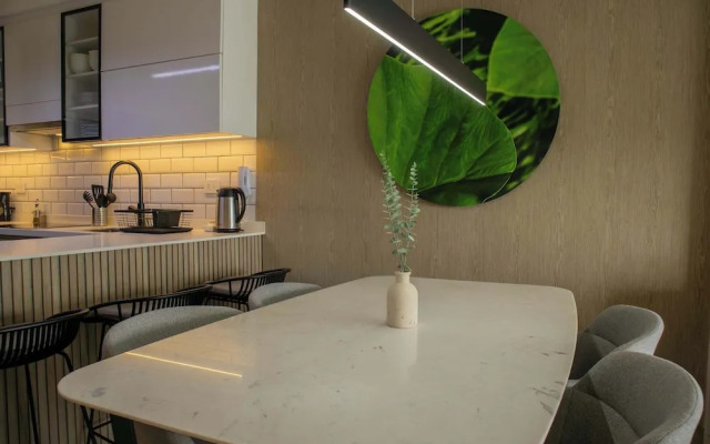 w Flawless 3BR w Balcony in Miraflores