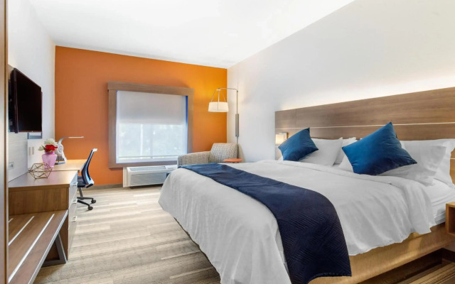 Holiday Inn Express Hotel & Suites Houston-Alvin by IHG