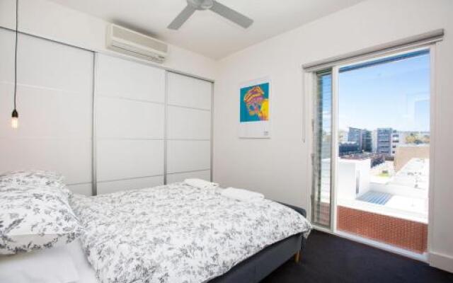 Magnificent Apartment + FREE car park near CBD