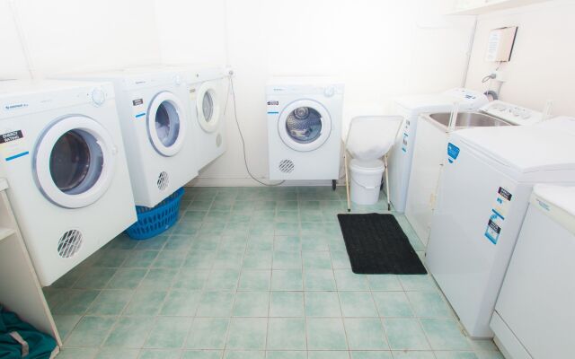 ASURE Admirals View Motel