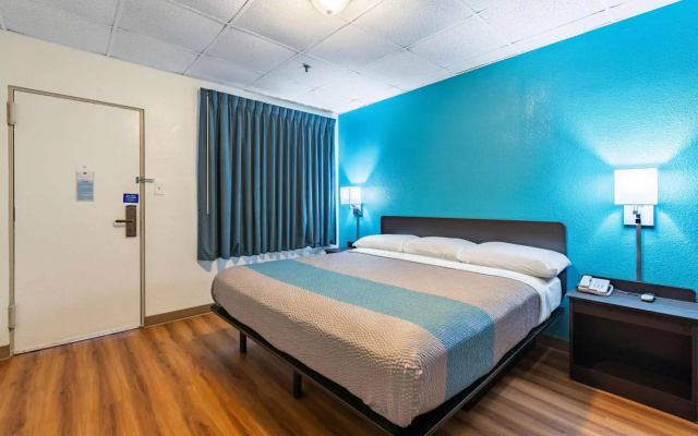 Motel 6 Elmsford, NY - White Plains