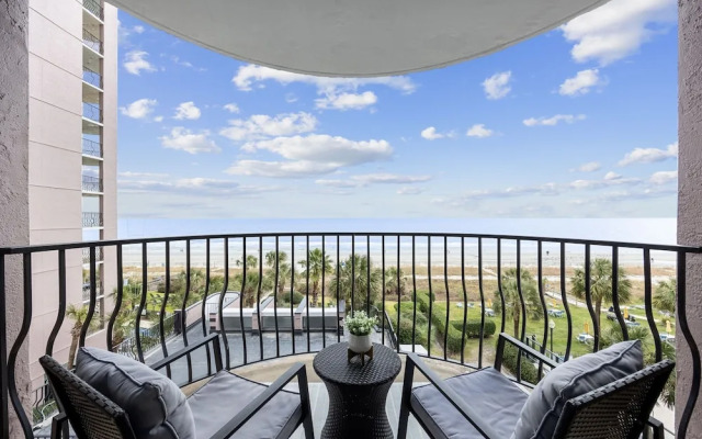 Newly Renovated Oceanfront 1BR Condo