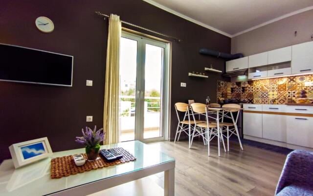 Maria's modern studio 5min from beach