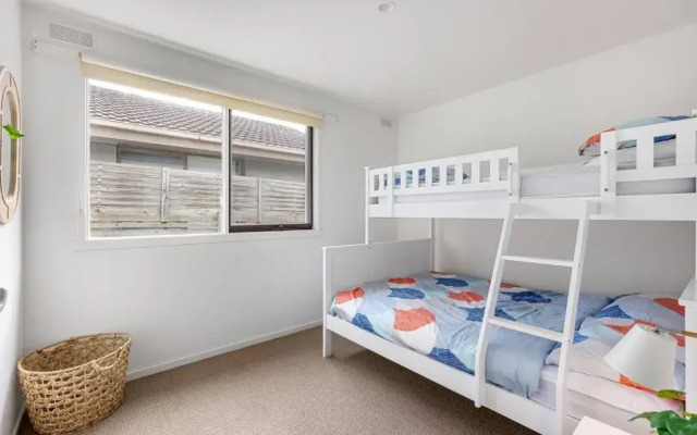 Iluka - coastal family living, only 700m to beach