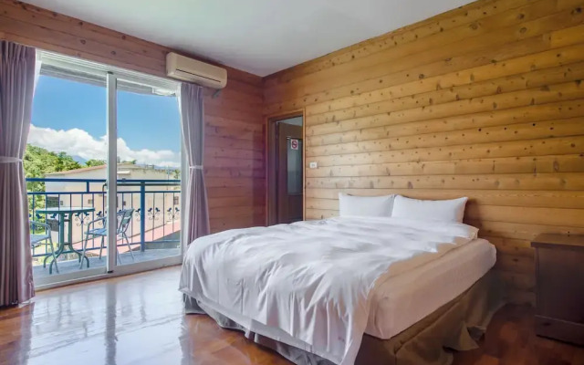 Bishui Shanju Lakeside B&B