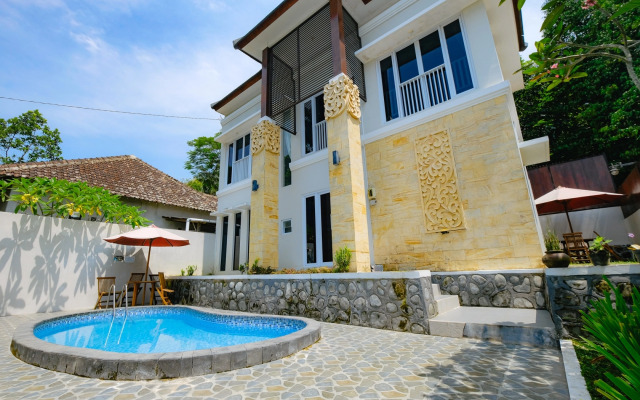 Villa Syariah Grand Bale with Private Pool by Simply Homy