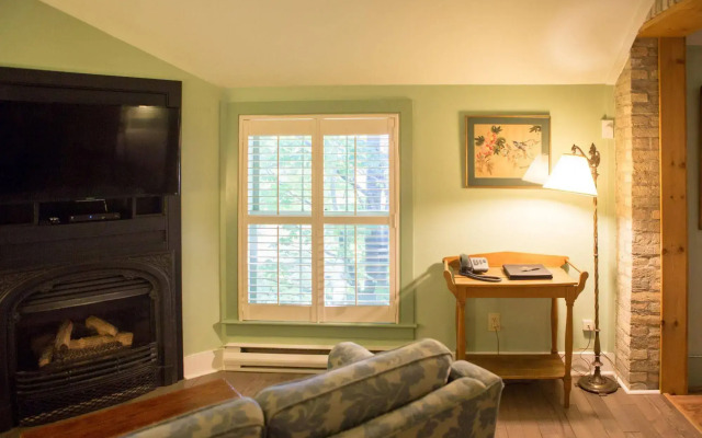 The Little Inn of Bayfield