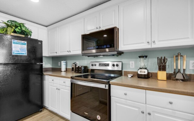 Majestic Beach Towers 2-1305