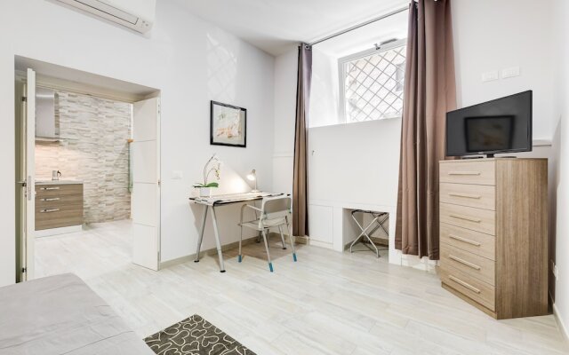 New Apartment In Front Of Ara Pacis
