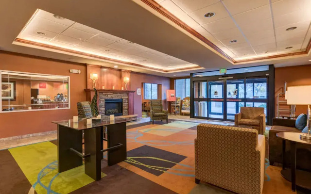 Comfort Inn & Suites
