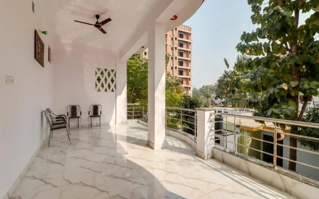 Deep Comfort Inn by OYO Rooms