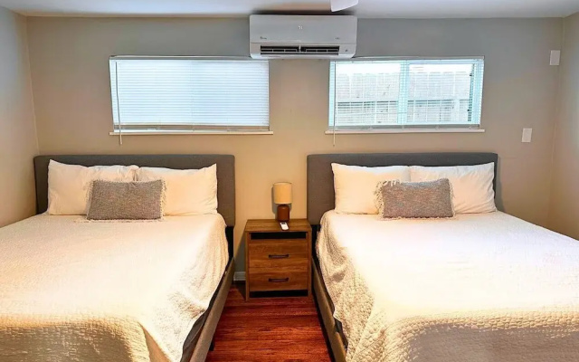 Modern 2 Bed Near Rice University
