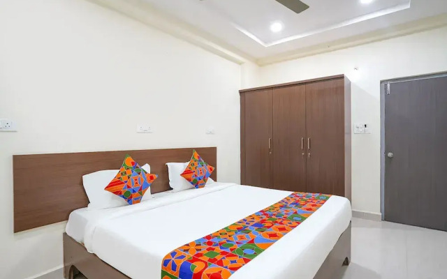 Fabhotel Frendz