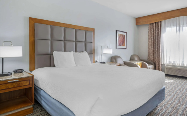 Best Western Plus Peppertree Inn At Omak