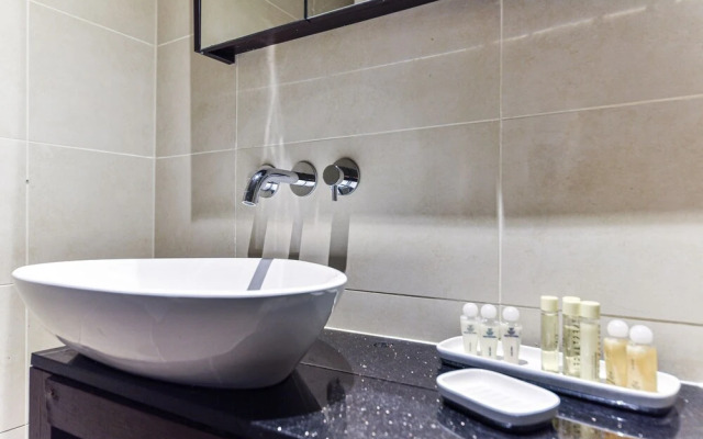 Kensington Queens Gate Apartment