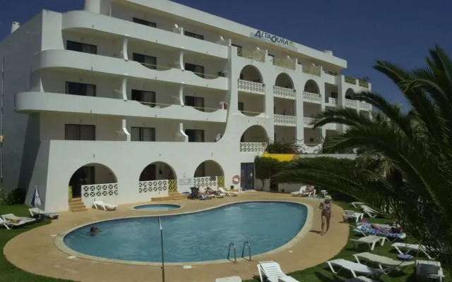 Alta Oura Apartments