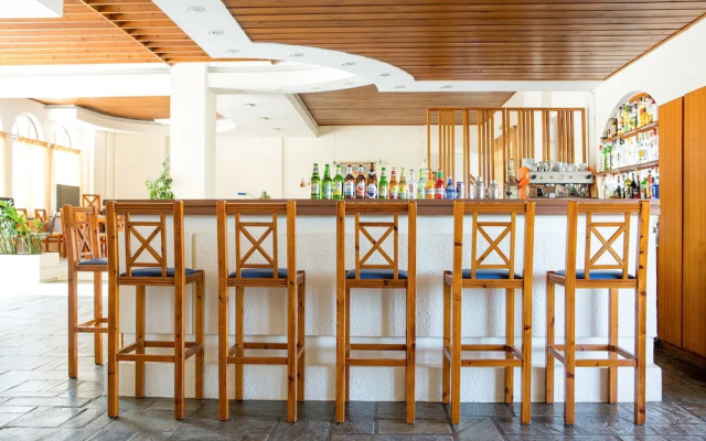 Albatross Hotel
