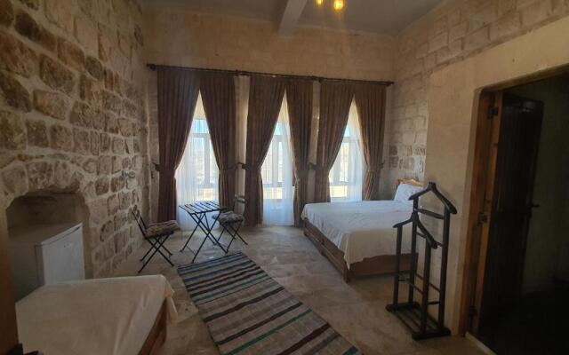 Mons Masius Hotel