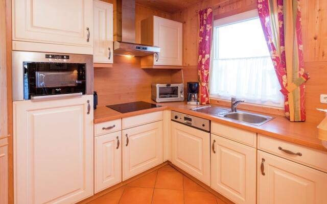 Chalet in Annaberg-lungotz With a Community Pool