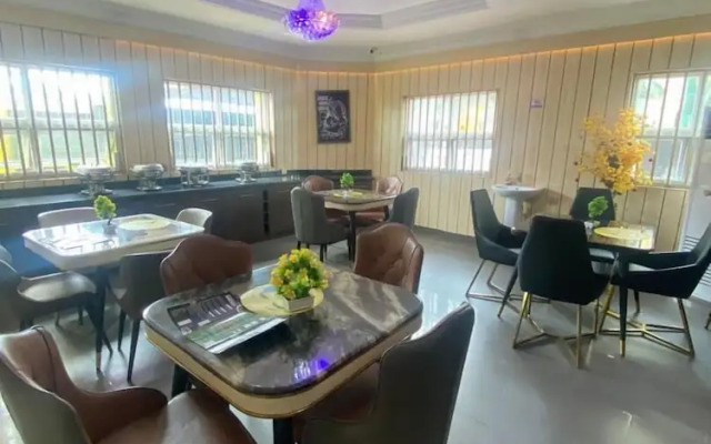 Royal Winners Hotel and Suite