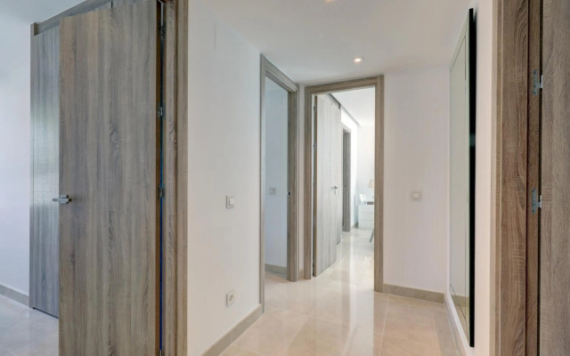 New Modern 3 Bed Apartment Puerto Banus