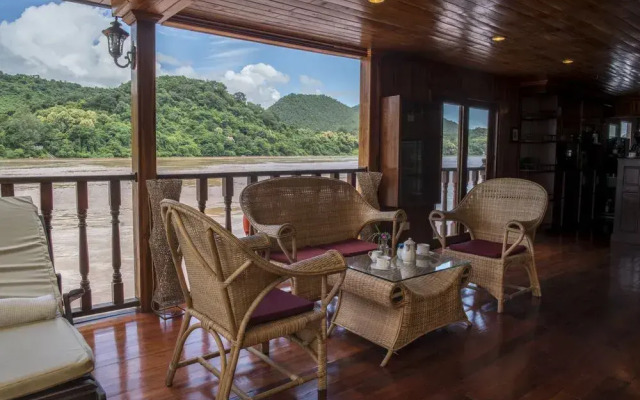 Mekong Pearl Hotel Ship