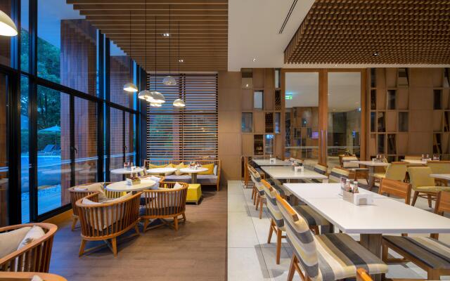 Holiday Inn Express Phuket Patong Beach Central by IHG