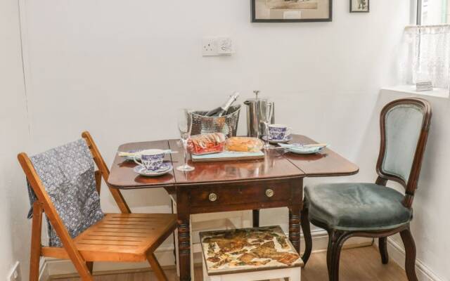 Demeter Holiday Cottage
