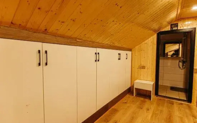 Yichun Huge Hot Spring Holiday Villa