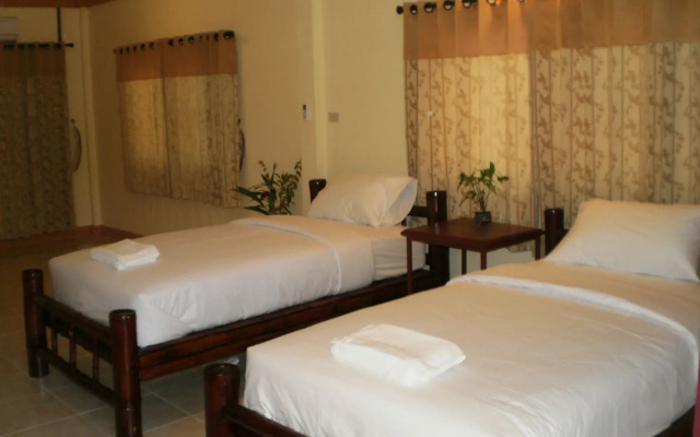 Khunnam Rimtarn Resort