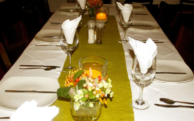 Redbourne Country Lodge- Lion Roars Hotels & Lodges