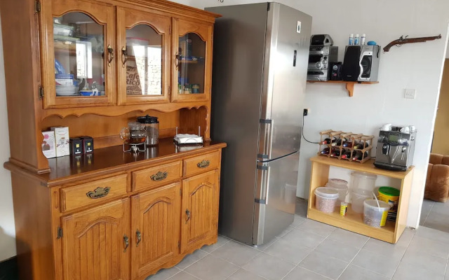 Rustic Villa With Pool, Sleeps 6 & Terrace