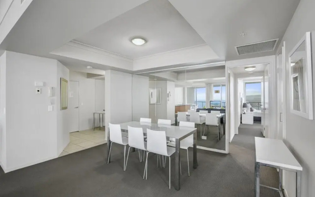 Chevron Renaissance - HR Surfers Paradise