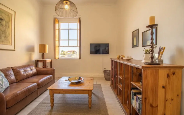 Searle's Manor - Apt 13