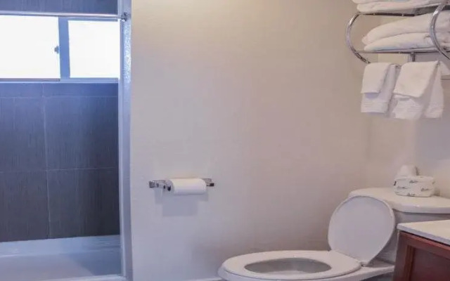 Del Rancho Motel By Townhouse Portland OR Hwy 205