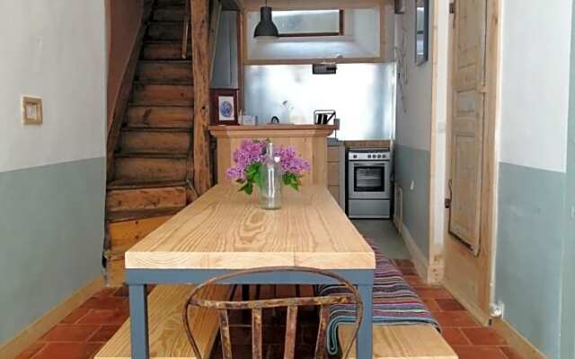 File dans ta chambre !