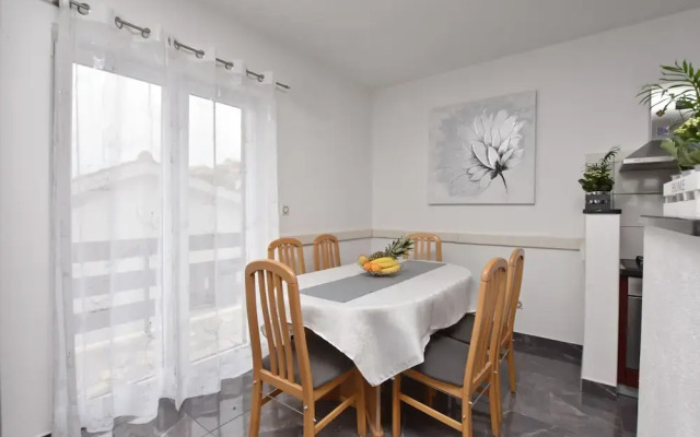 Apartments Mladen