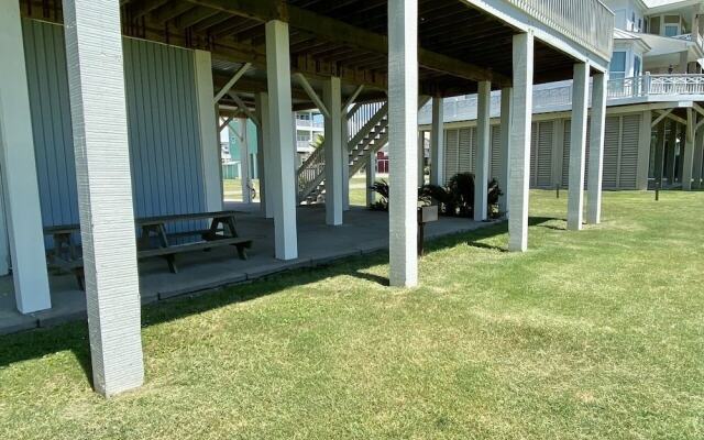 Serendipity Shore 3 Bedroom Home by RedAwning