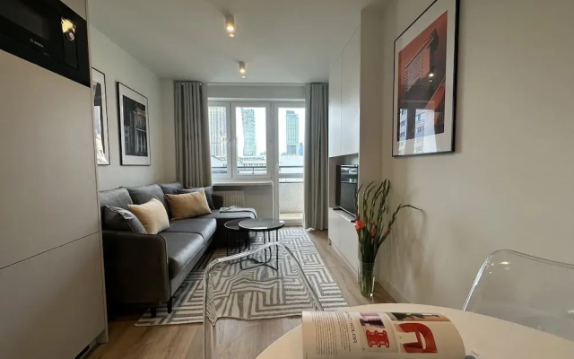 Heart of Warsaw Near Metro by Renters
