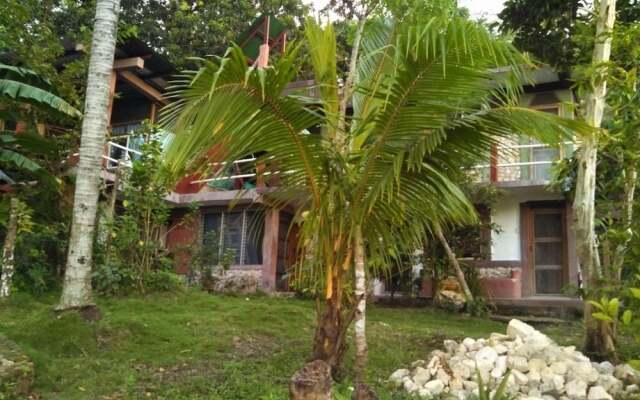 Zapote Tree Inn