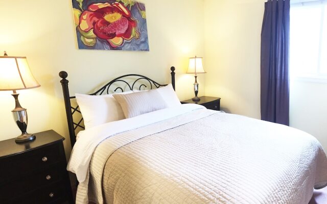 Little Paris Bed and Breakfast