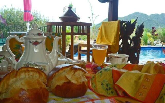 Tour du Monde, Gîte Des Voyageurs