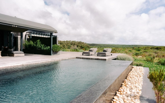 Perivoli Lagoon House