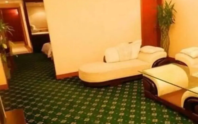 Huadong International Business Hotel