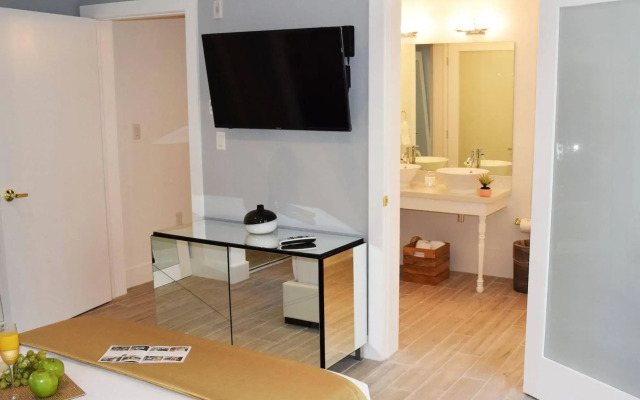 Oceanside Hotel and Suites