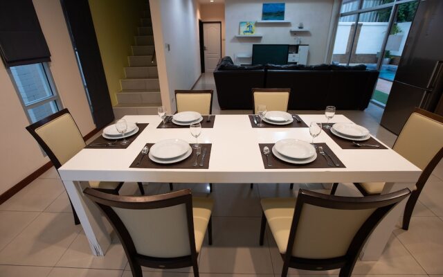 T.W. Marina Pool Villa Pattaya