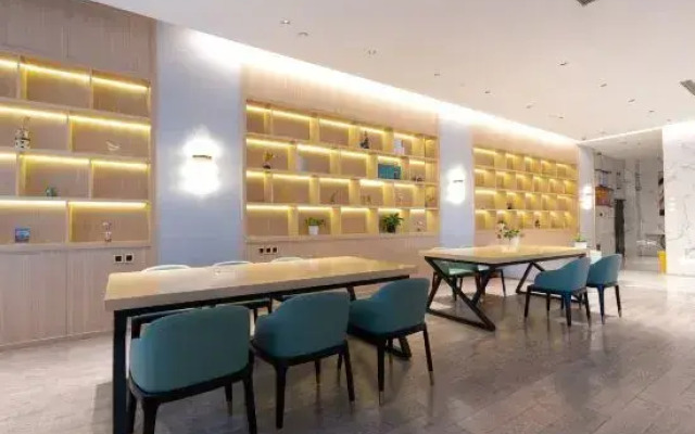 Linhai Huaxuan Hotel (Duqiao Baolong Square Branch)