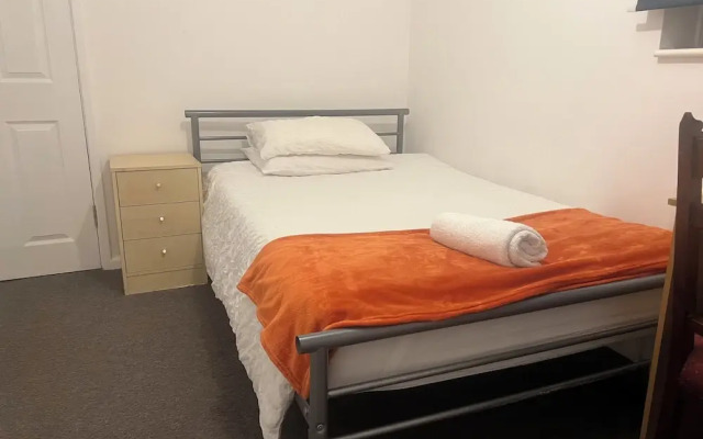 The Coral Guest House Winchester
