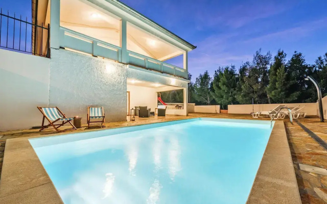 Holiday Villa in Rovanjska with pool, near Zadar